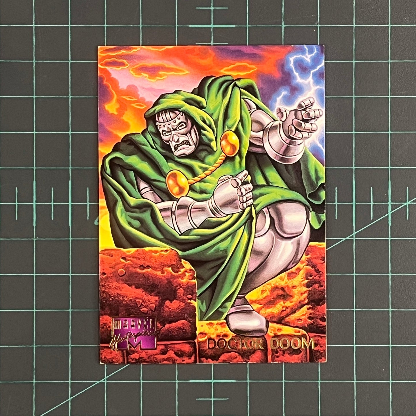 30 Dr. Doom | Scanlan | 1995 | Marvel Masterpieces | Trading Card - RetroguySA