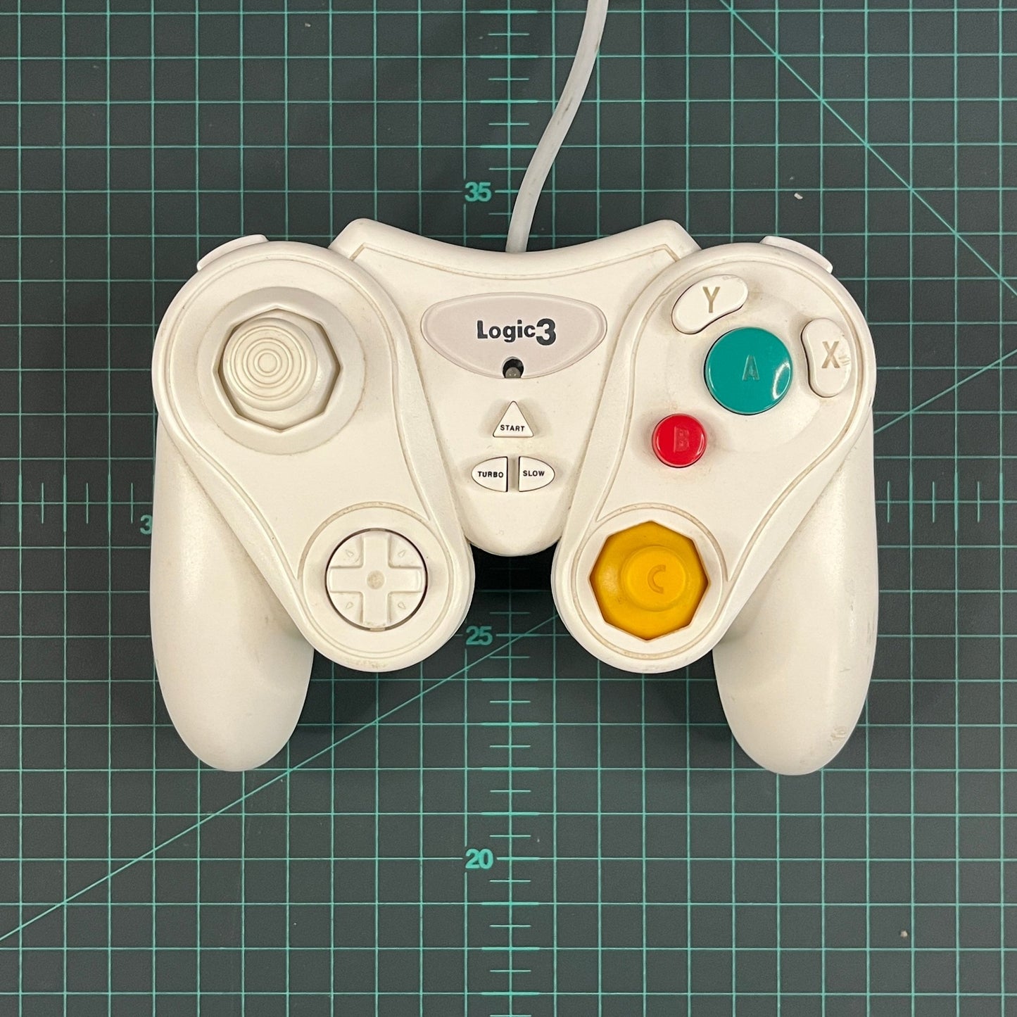 Logic 3 Generic Gamecube Controller | White | Game Cube | Nintendo | Used Accessories - RetroguySA