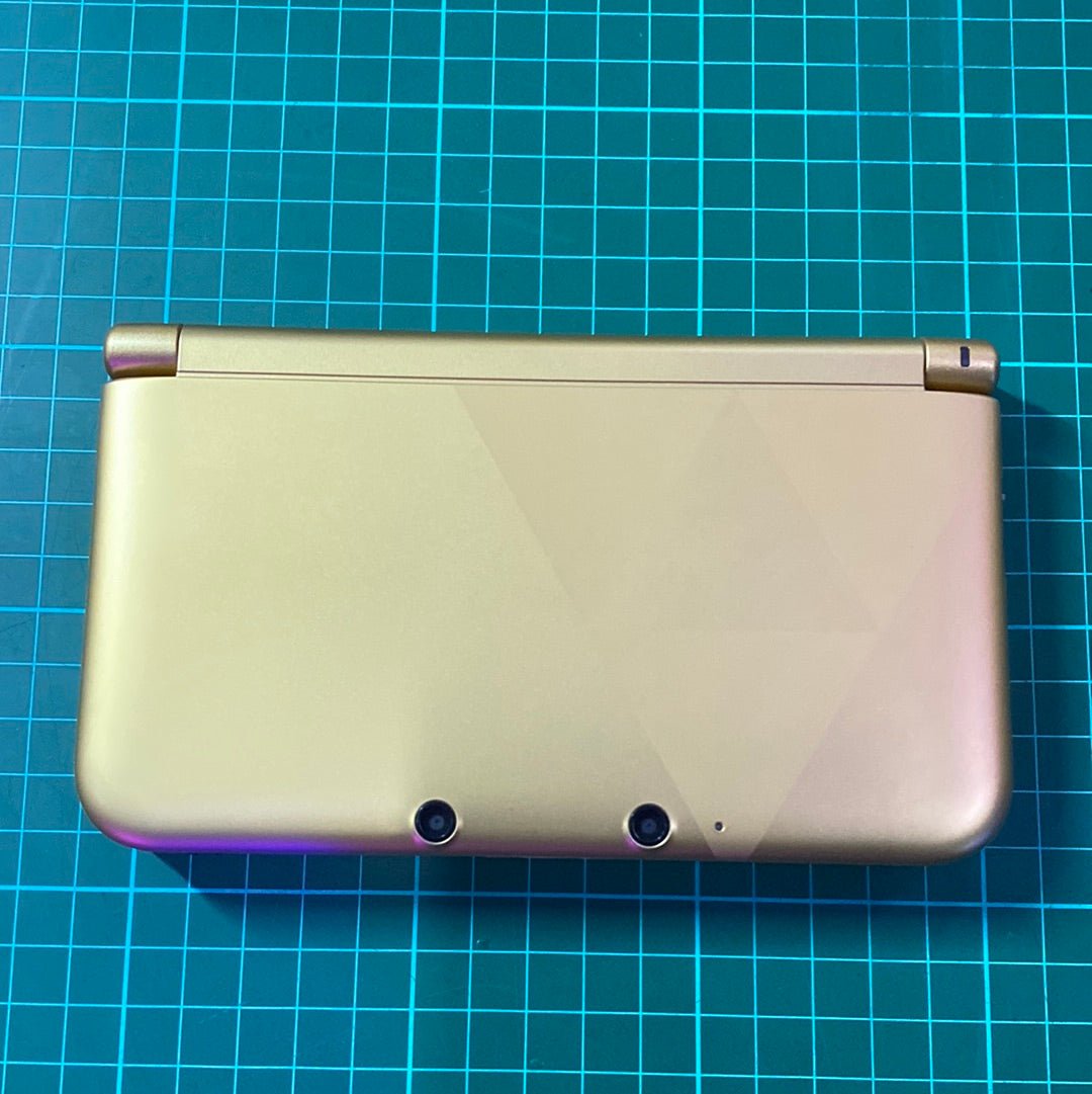 Nintendo 3DS XL Zelda Link Between Worlds Limited Edition | 3DS XL | Gold and Black | Used Handheld Console - RetroguySA