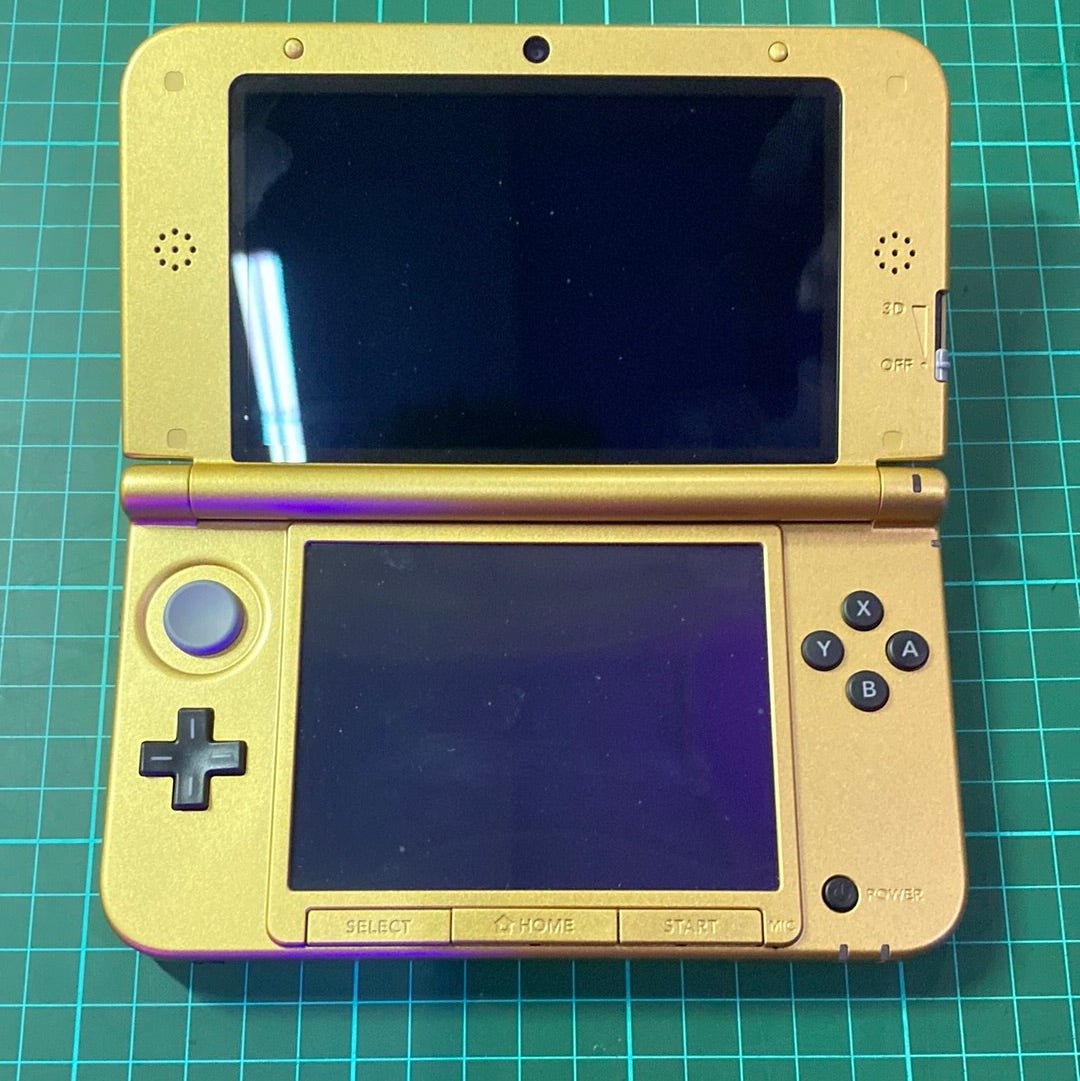 Nintendo 3DS XL Zelda Link Between Worlds Limited Edition | 3DS XL | Gold and Black | Used Handheld Console - RetroguySA