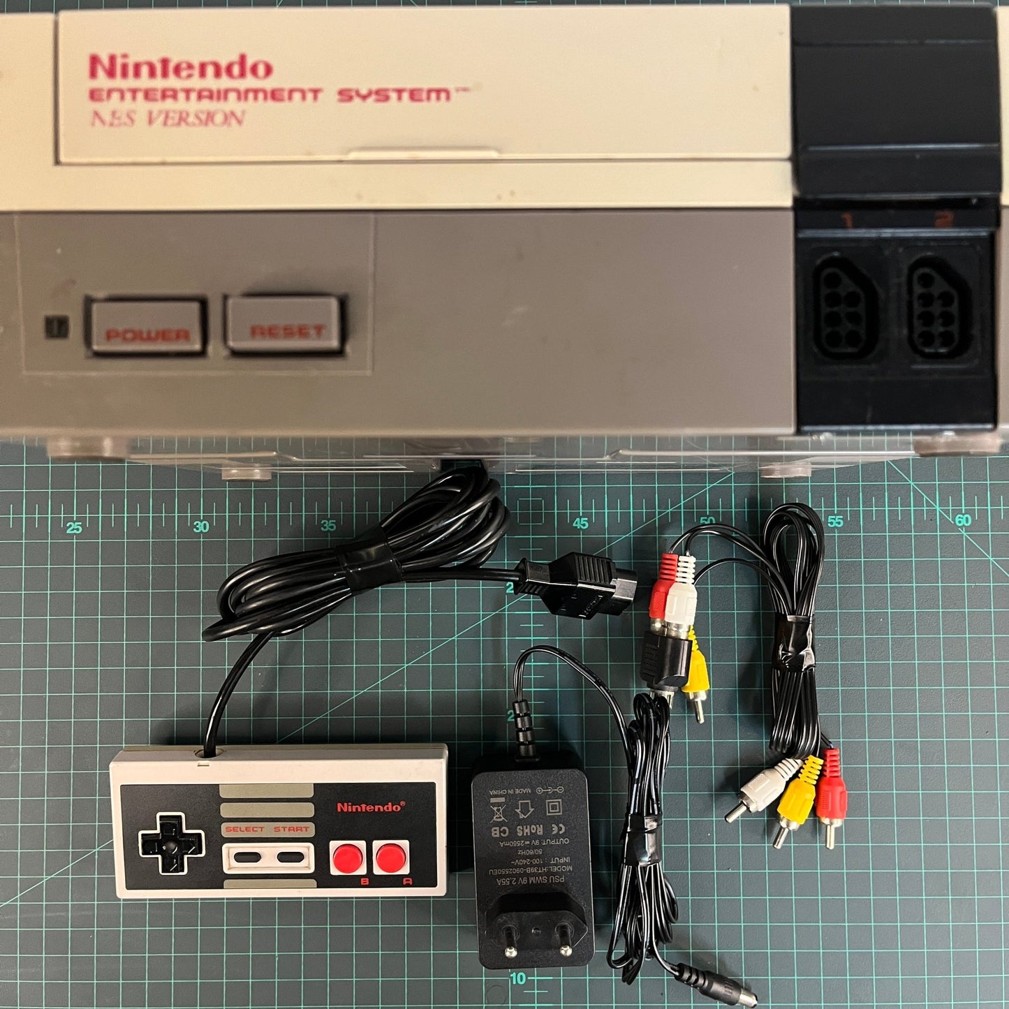 Nintendo Entertainment System | Grey | NES Console | Used Console - RetroguySA