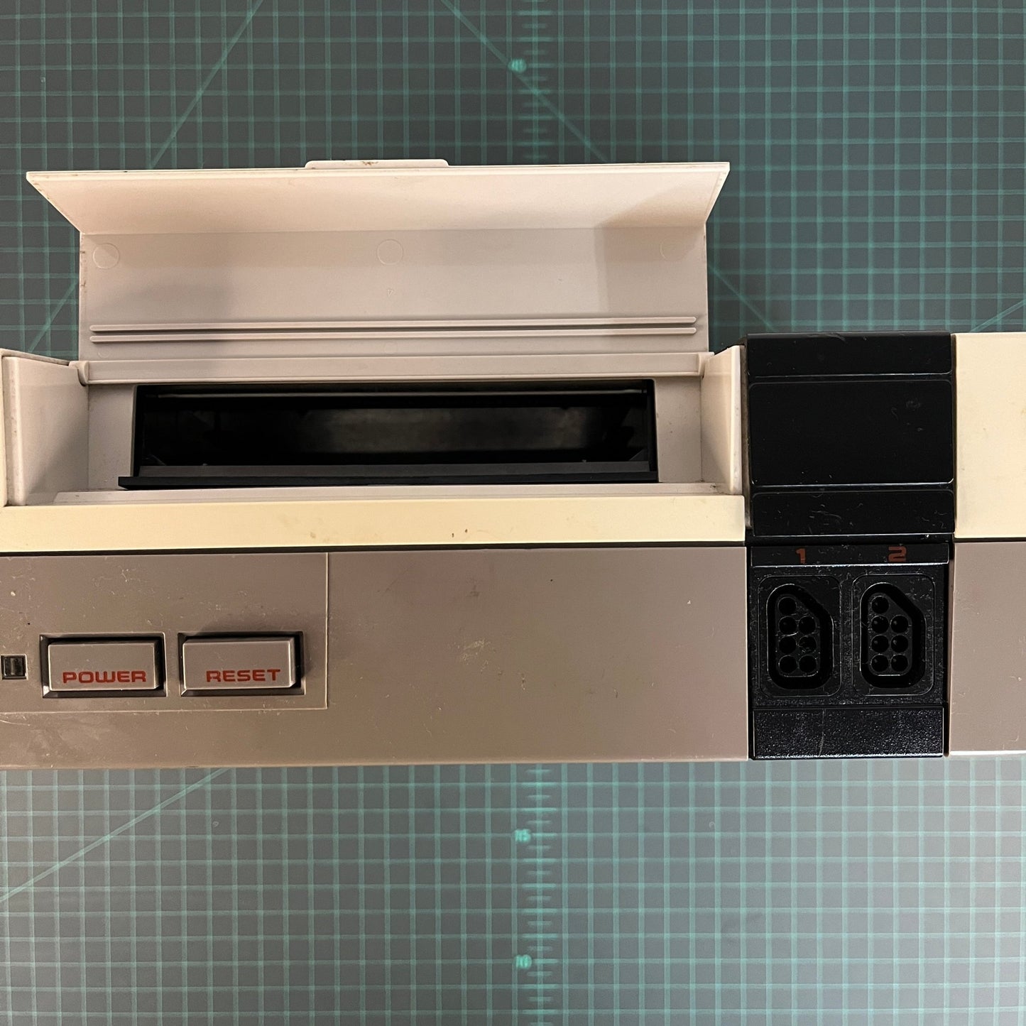Nintendo Entertainment System | Grey | NES Console | Used Console - RetroguySA