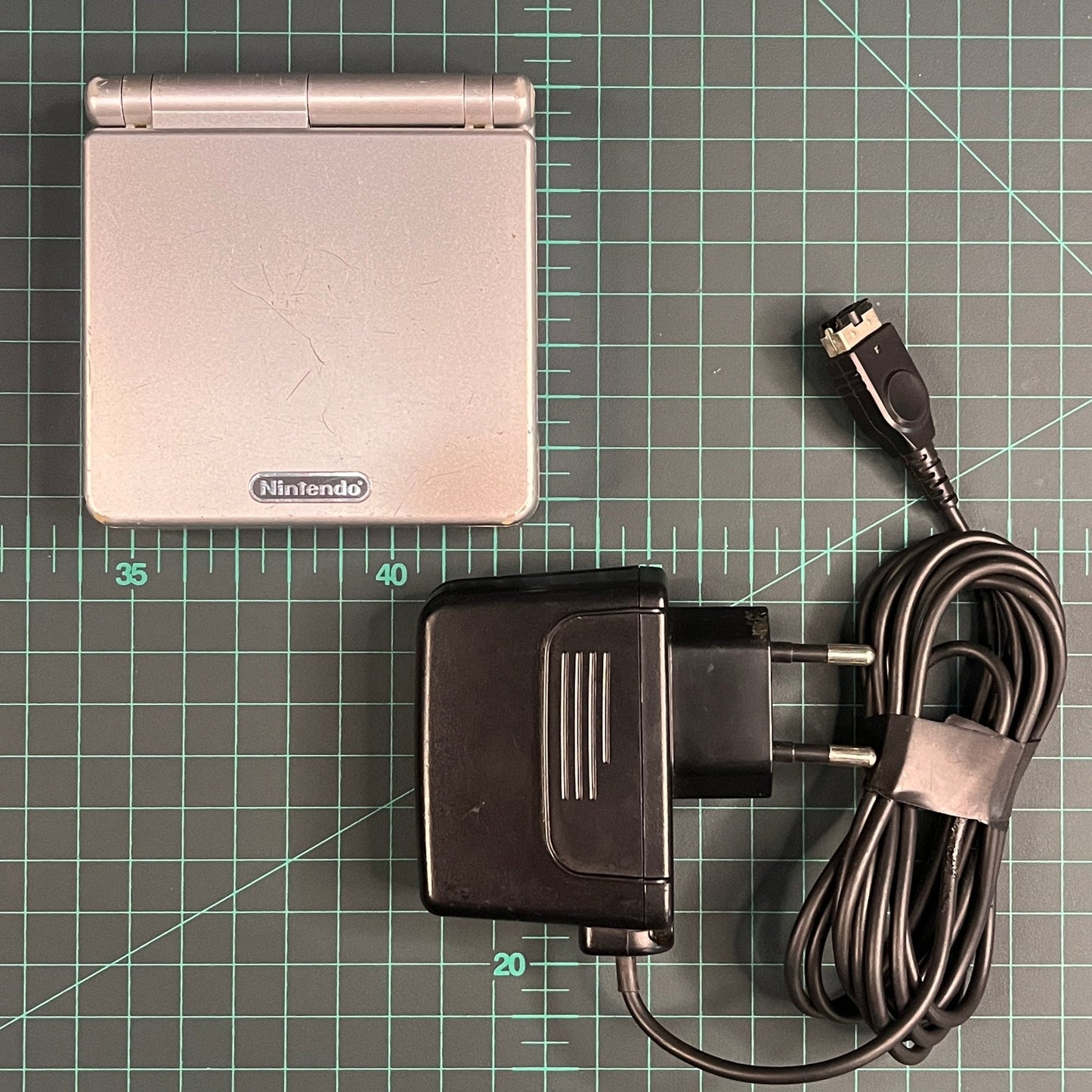 Nintendo Game Boy Advance SP | Platinum (Silver) | AGS - 001 | GameBoy Advance SP | Used Handheld Console - RetroguySA