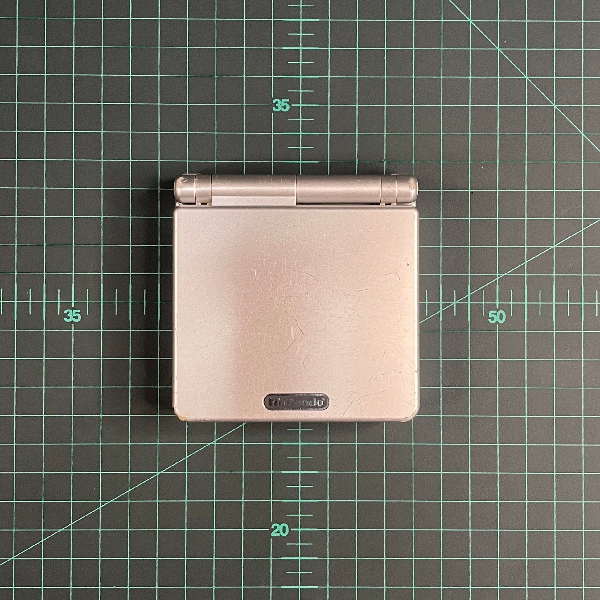 Nintendo Game Boy Advance SP | Platinum (Silver) | AGS - 001 | GameBoy Advance SP | Used Handheld Console - RetroguySA