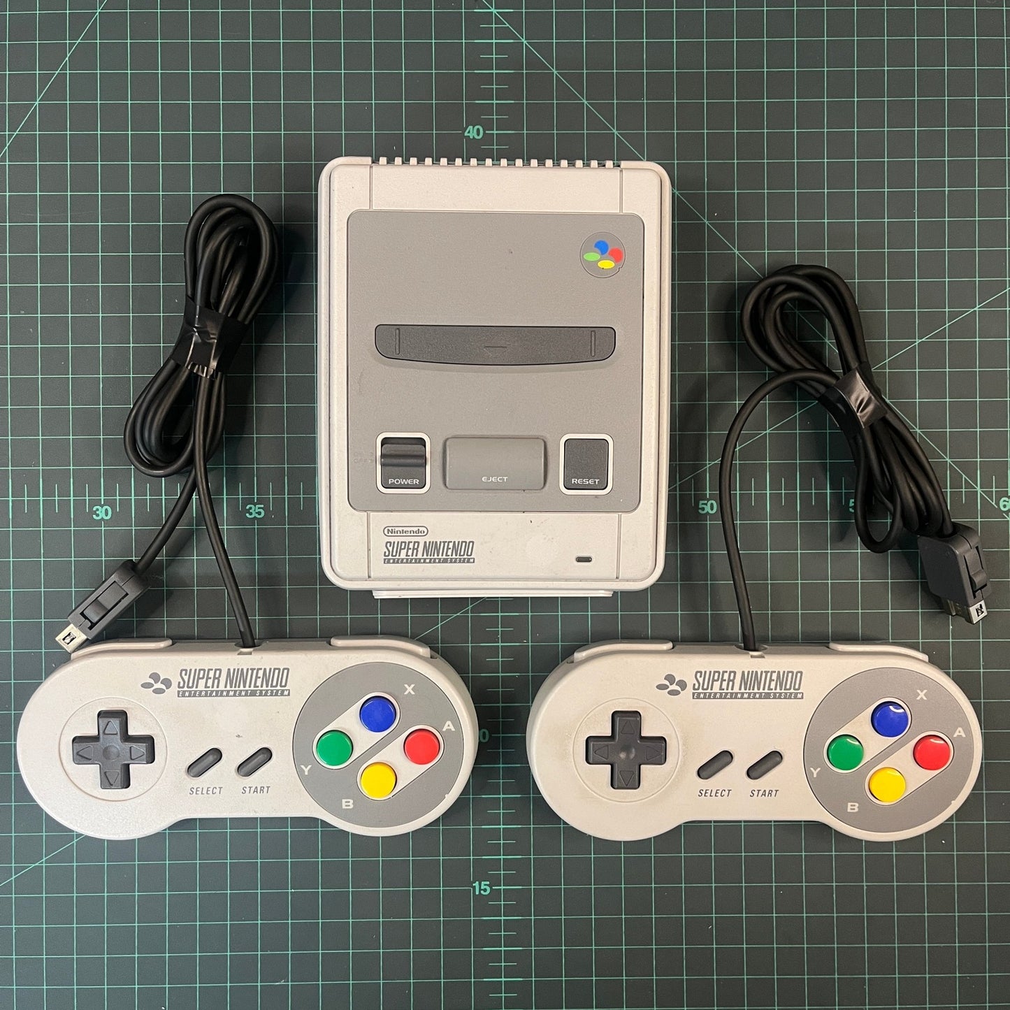 Super Nintendo Entertainment System Classic Mini | Silver/Grey | SNES Console | Used Console - RetroguySA