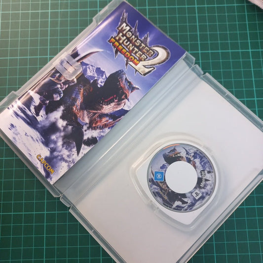 Monster Hunter : Freedom 2 | Essential | PSP | Used Game - RetroguySA