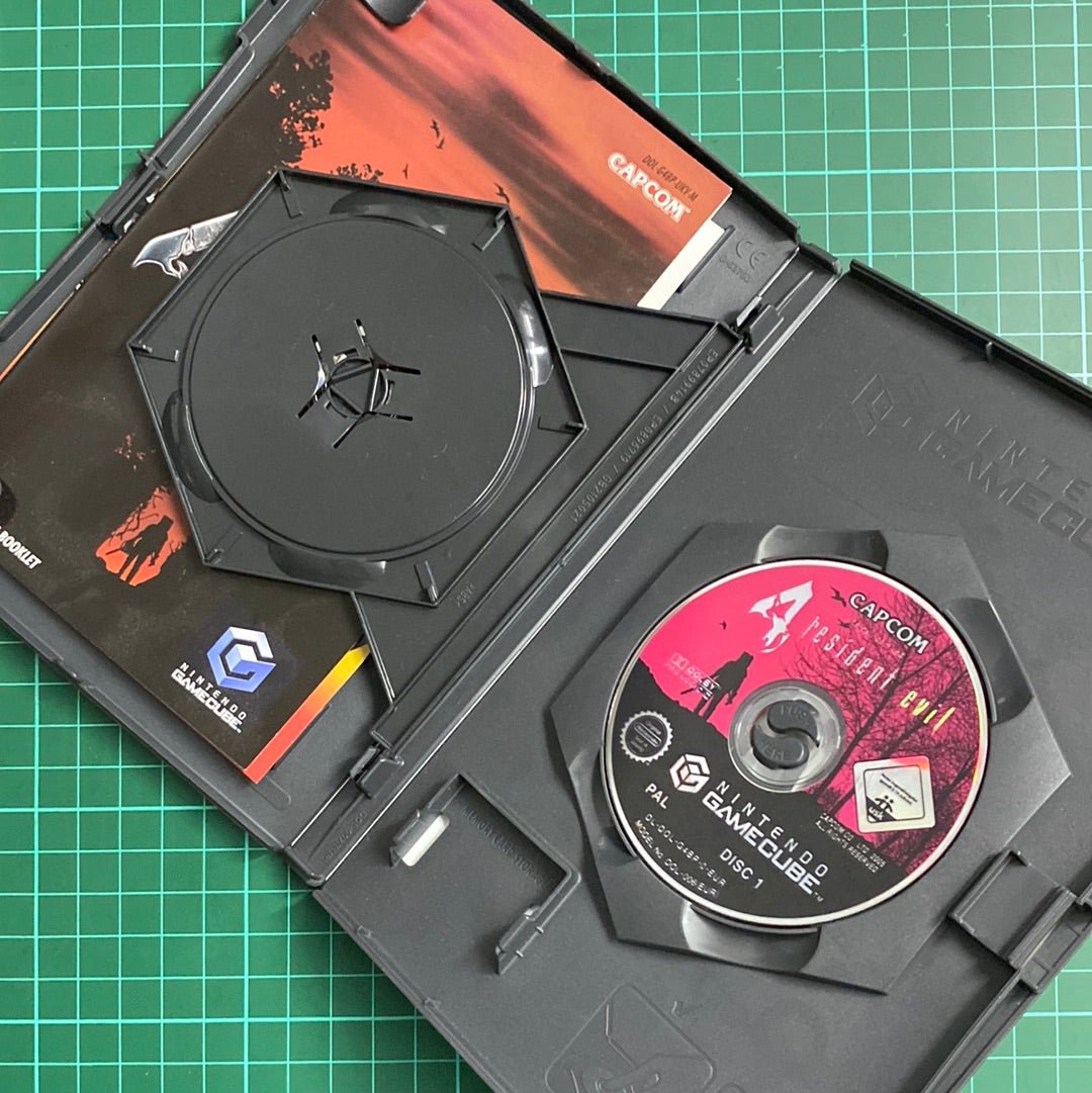 Resident Evil 4 | Nintendo Game Cube | GameCube | Used Game - RetroguySA
