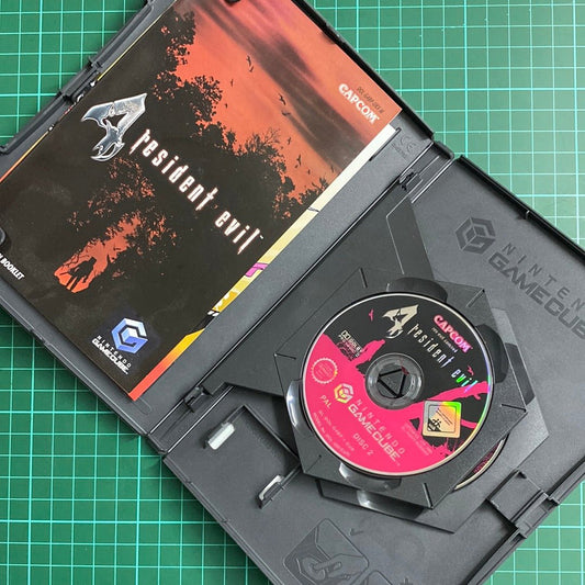 Resident Evil 4 | Nintendo Game Cube | GameCube | Used Game - RetroguySA