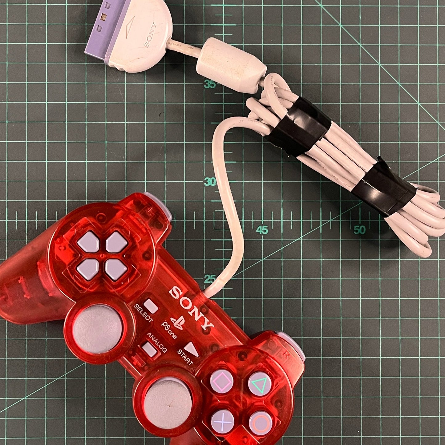 Dualshock Controller | Crimson Red | Playstation 1 | PS1 | Accessories - RetroguySA