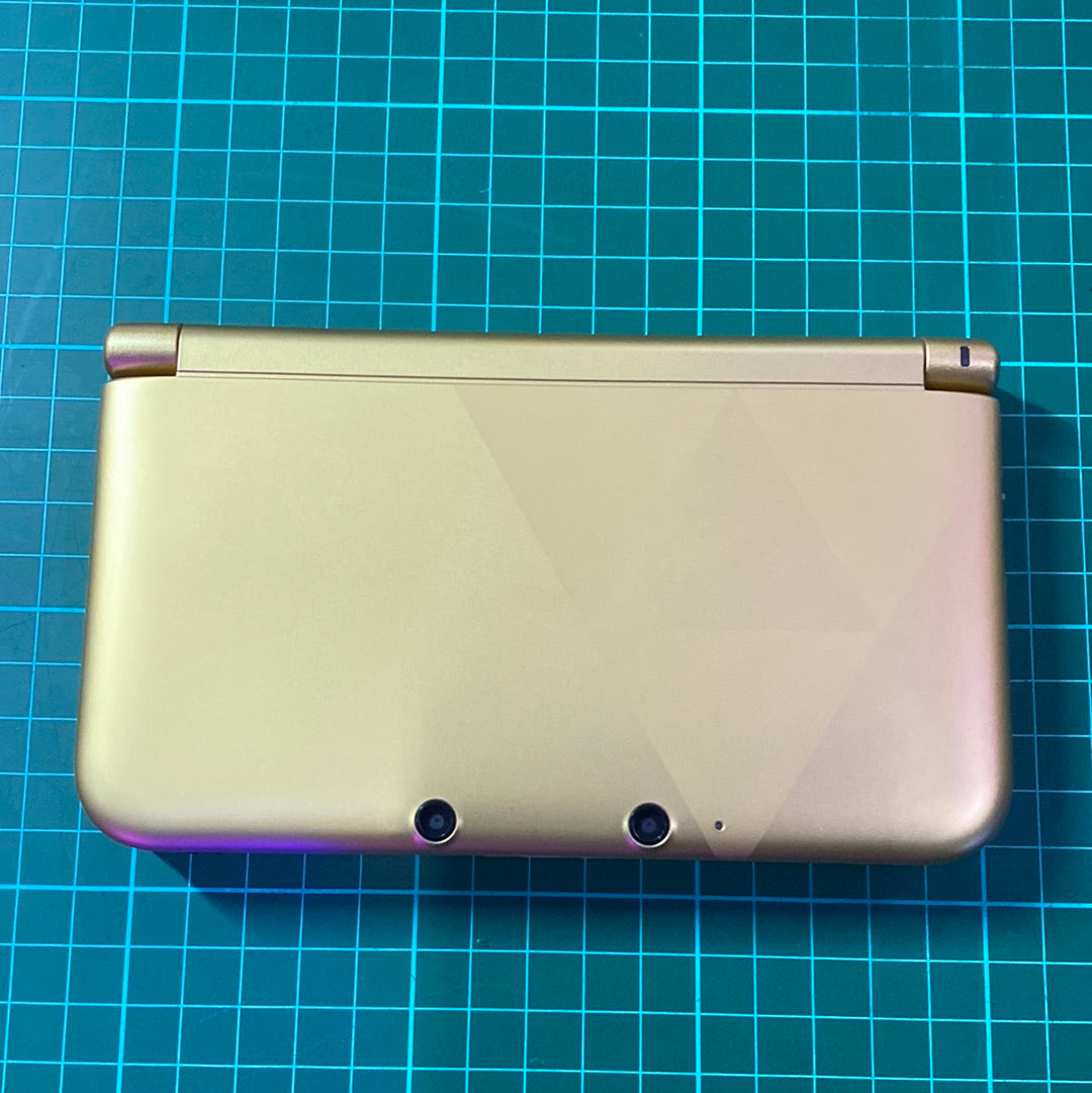 Nintendo 3DS XL Zelda Link Between Worlds Limited Edition | 3DS XL | Gold and Black | Used Handheld Console