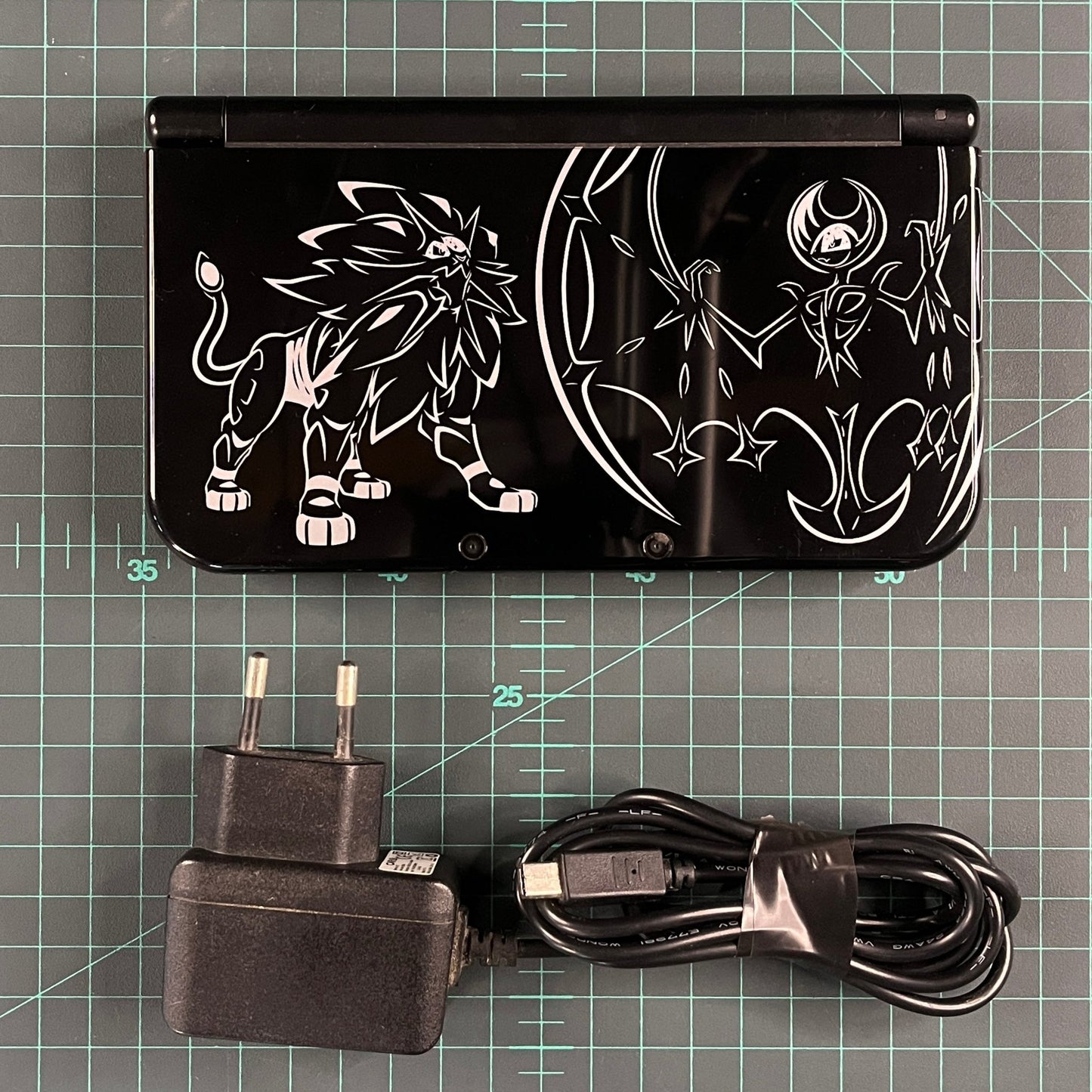 New Nintendo 3DS XL Solgaleo Lunala Black Edition | 3DS XL | Used Handheld Console - RetroguySA
