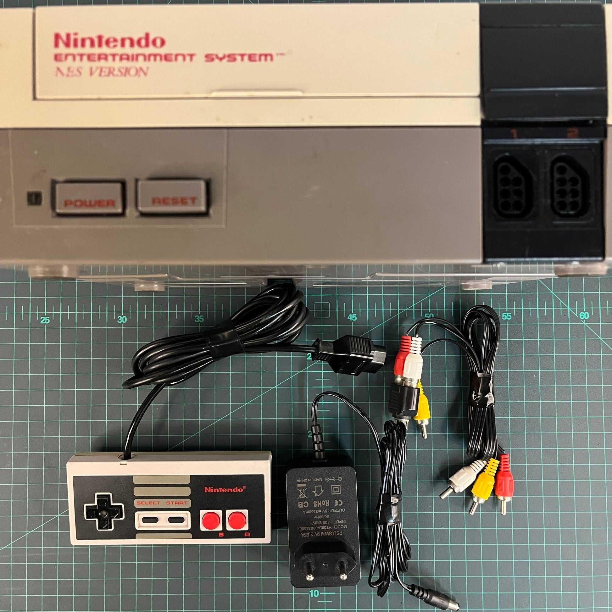 Nintendo Entertainment System | Grey | NES Console | Used Console - RetroguySA